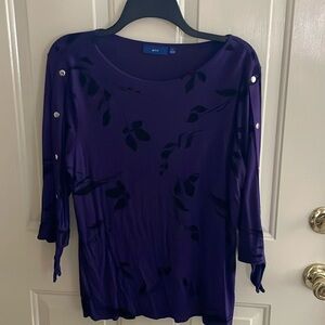 Apt 9 Women’s Large Top. With 3/4 Length Sleeves